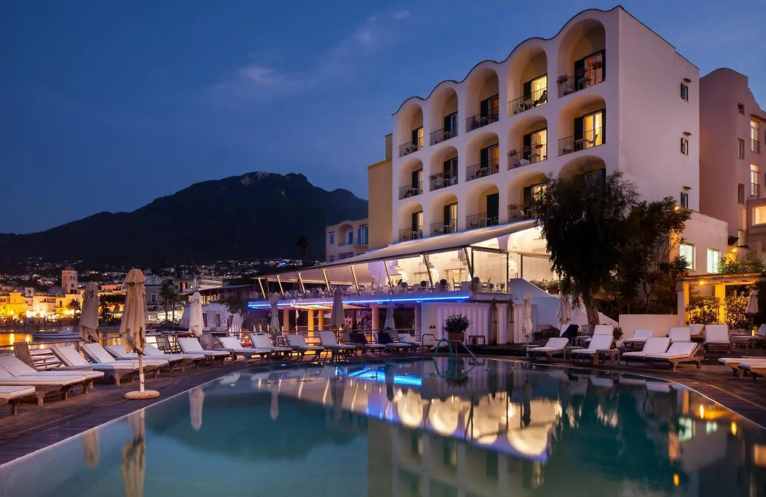 Regina Isabella-Resort Spa Restaurant-1